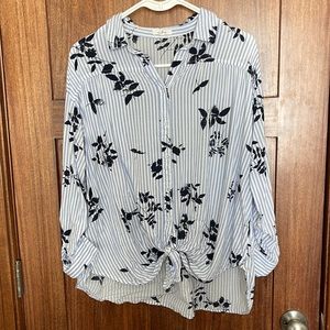 Maurice’s top, Size Medium